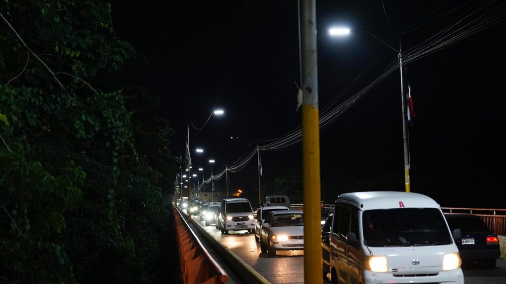 ASDN inaugura remozamiento e iluminación del puente La Barquita | 2 | ASDN inaugura remozamiento e iluminación del puente La Barquita - Noticias de hoy en República Dominicana | De Último Minuto