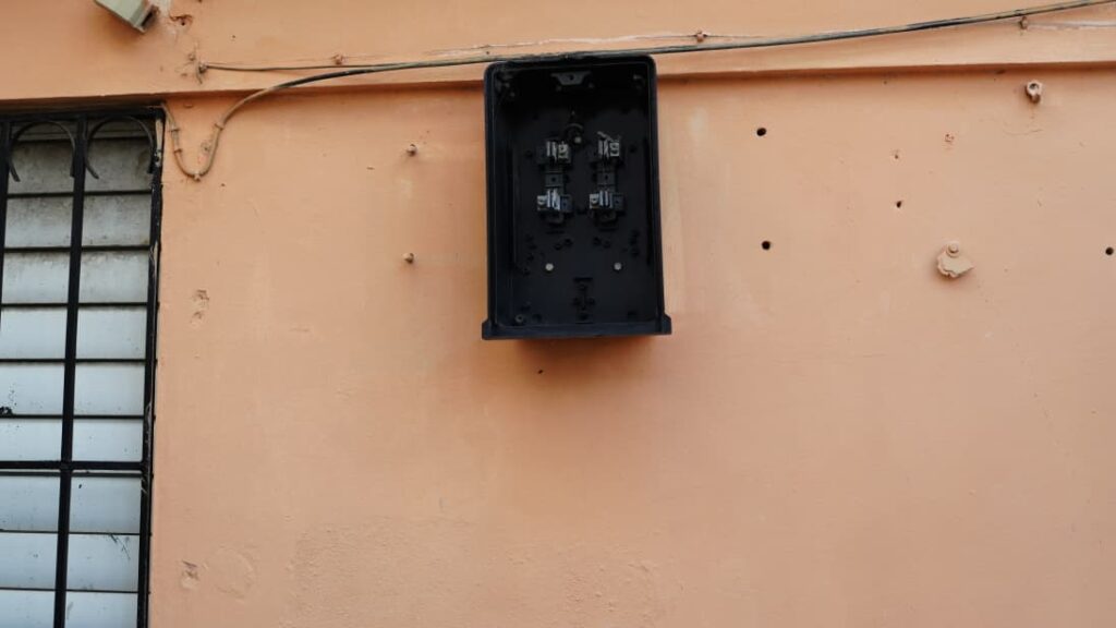 Moradores de Invivienda al grito por constantes apagones y alzas en la factura eléctrica | 3 | Moradores de Invivienda al grito por constantes apagones y alzas en la factura eléctrica - Noticias de hoy en República Dominicana | De Último Minuto