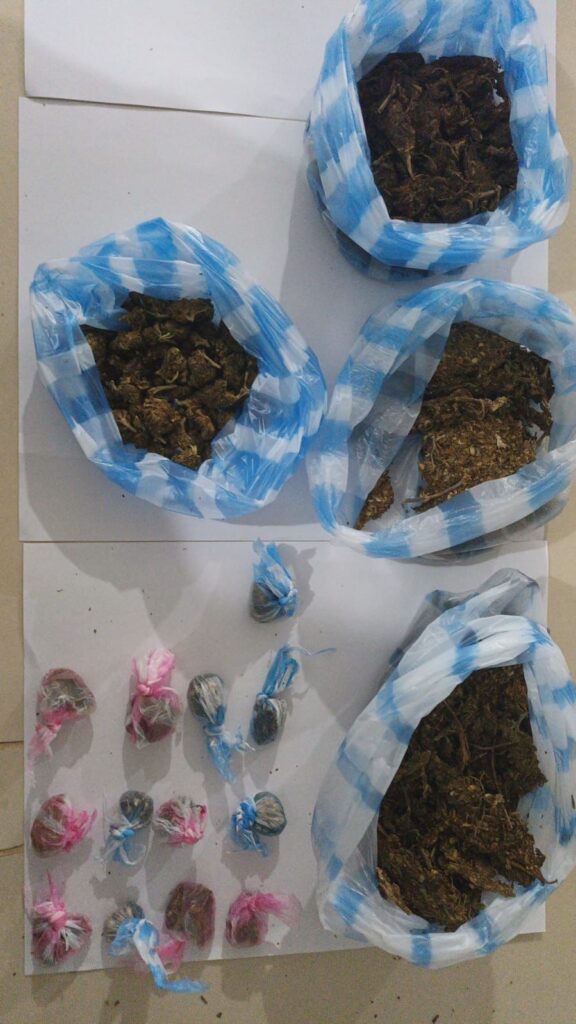 Policía ocupa drogas, balanza y otras evidencias durante operativos en Villa Mella, SDN - Noticias de hoy en República Dominicana | De Último Minuto