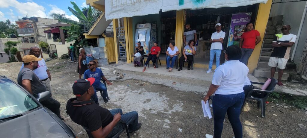 Edeeste despliega equipos comunitarios para explicar causas de apagones y garantizar mejoras en el servicio | 4 | Edeeste despliega equipos comunitarios para explicar causas de apagones y garantizar mejoras en el servicio - Noticias de hoy en República Dominicana | De Último Minuto