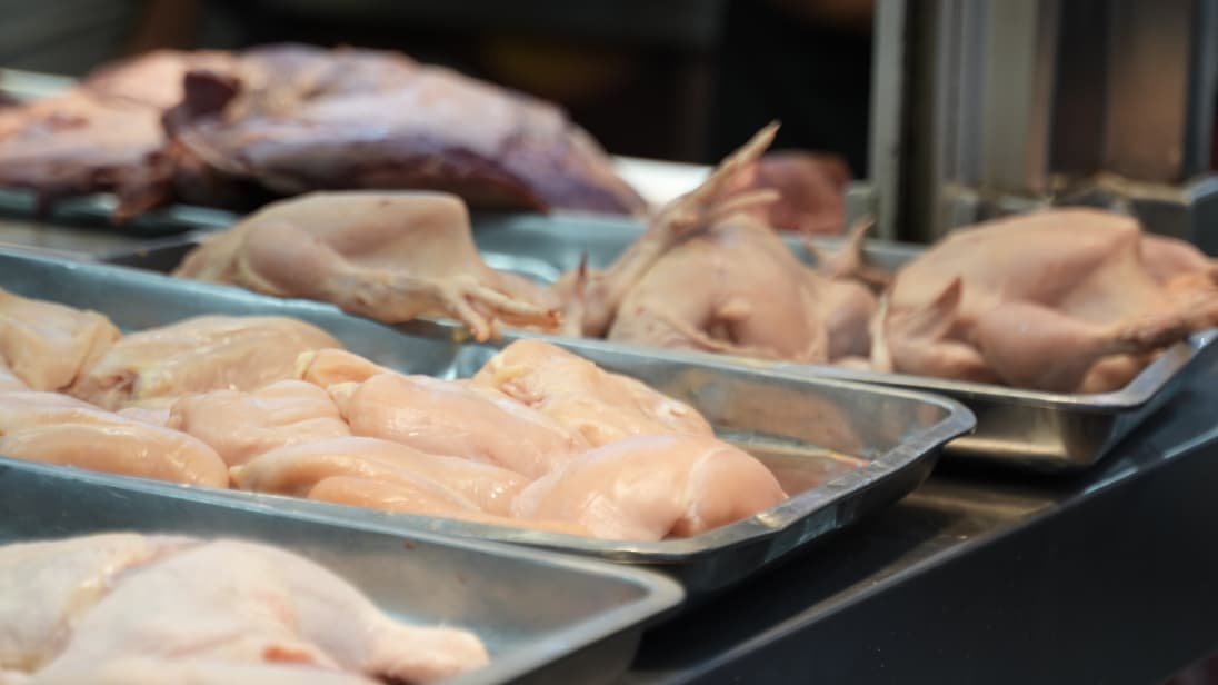 Comerciantes de la Ciudad Ganadera desmienten que el precio del pollo esté a 125 la libra