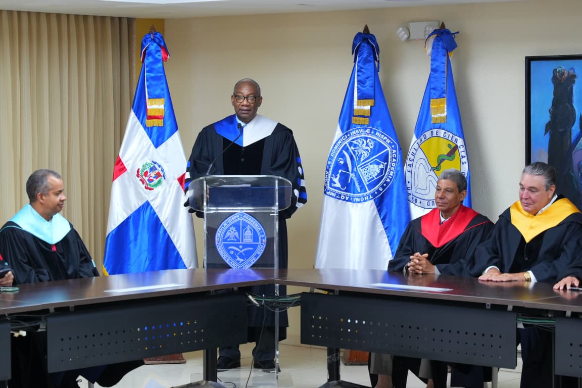 UASD otorga título de “Profesor Honorario” al doctor Rafael Sánchez Español