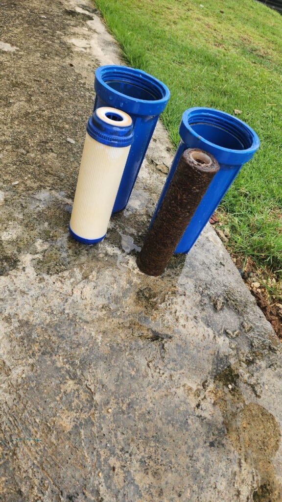 Residentes en el Residencial Juan Rafael denuncian agua contaminada - Noticias de hoy en República Dominicana | De Último Minuto