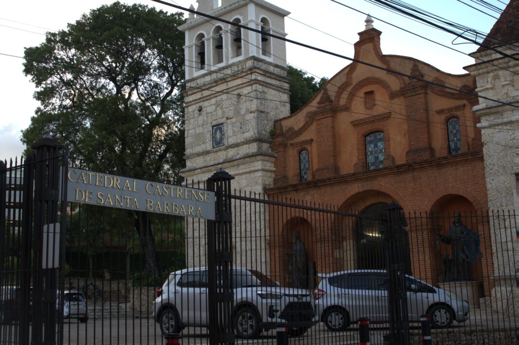 Ministerio de Turismo rescata parroquias históricas en la Ciudad Colonial