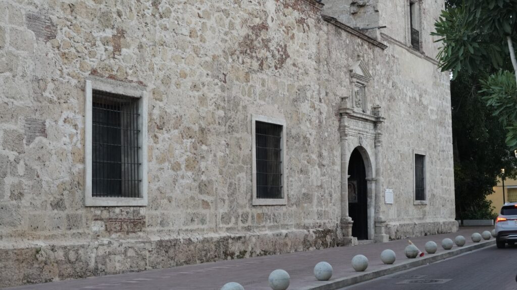 Ministerio de Turismo rescata parroquias históricas en la Ciudad Colonial