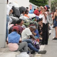 Familias hacen fila desde hoy para jornada “Plástico por Útiles” en el Distrito Nacional