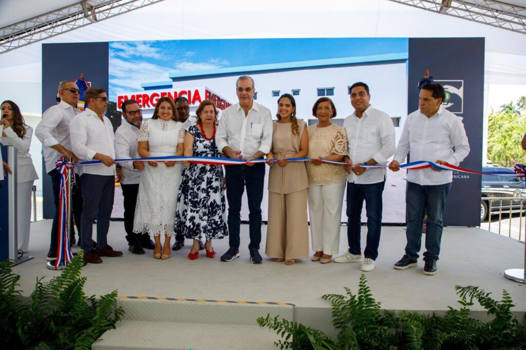 Abinader inaugura ampliación del área de internamiento del hospital Morillo King en La Vega | 4 | Abinader inaugura ampliación del área de internamiento del hospital Morillo King en La Vega - Noticias de hoy en República Dominicana | De Último Minuto