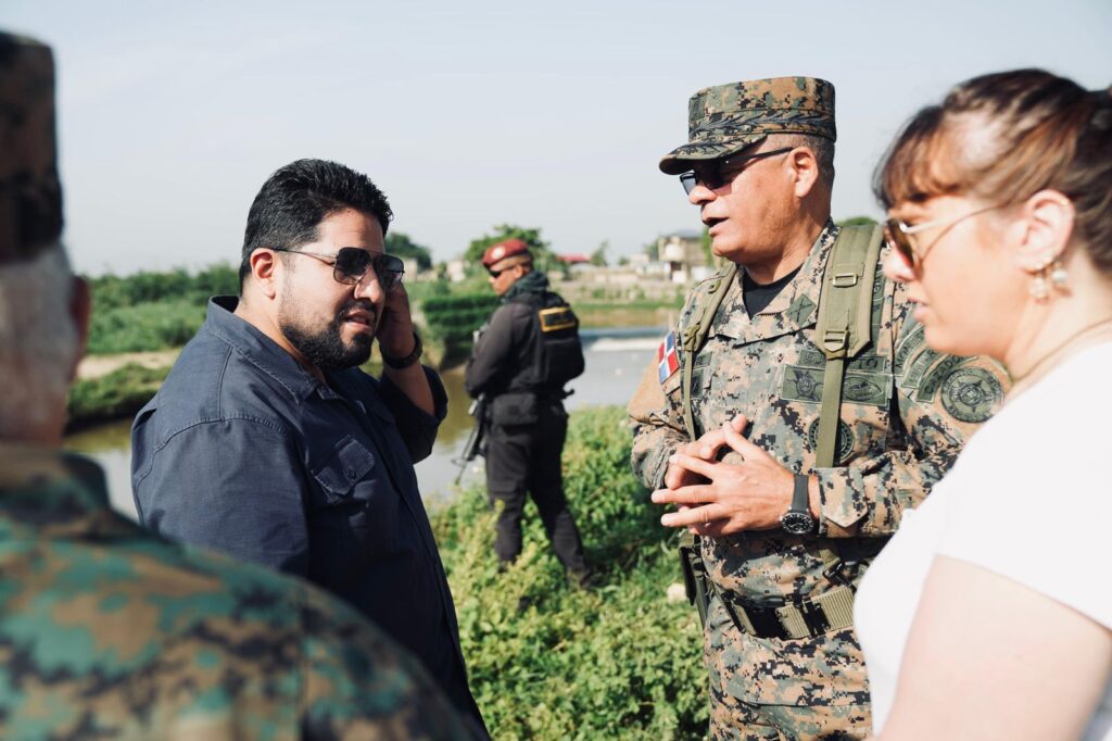 Autoridades dominicanas y estadounidenses recorren frontera domínico-haitiana | 2 | Autoridades dominicanas y estadounidenses recorren frontera domínico-haitiana - Noticias de hoy en República Dominicana | De Último Minuto