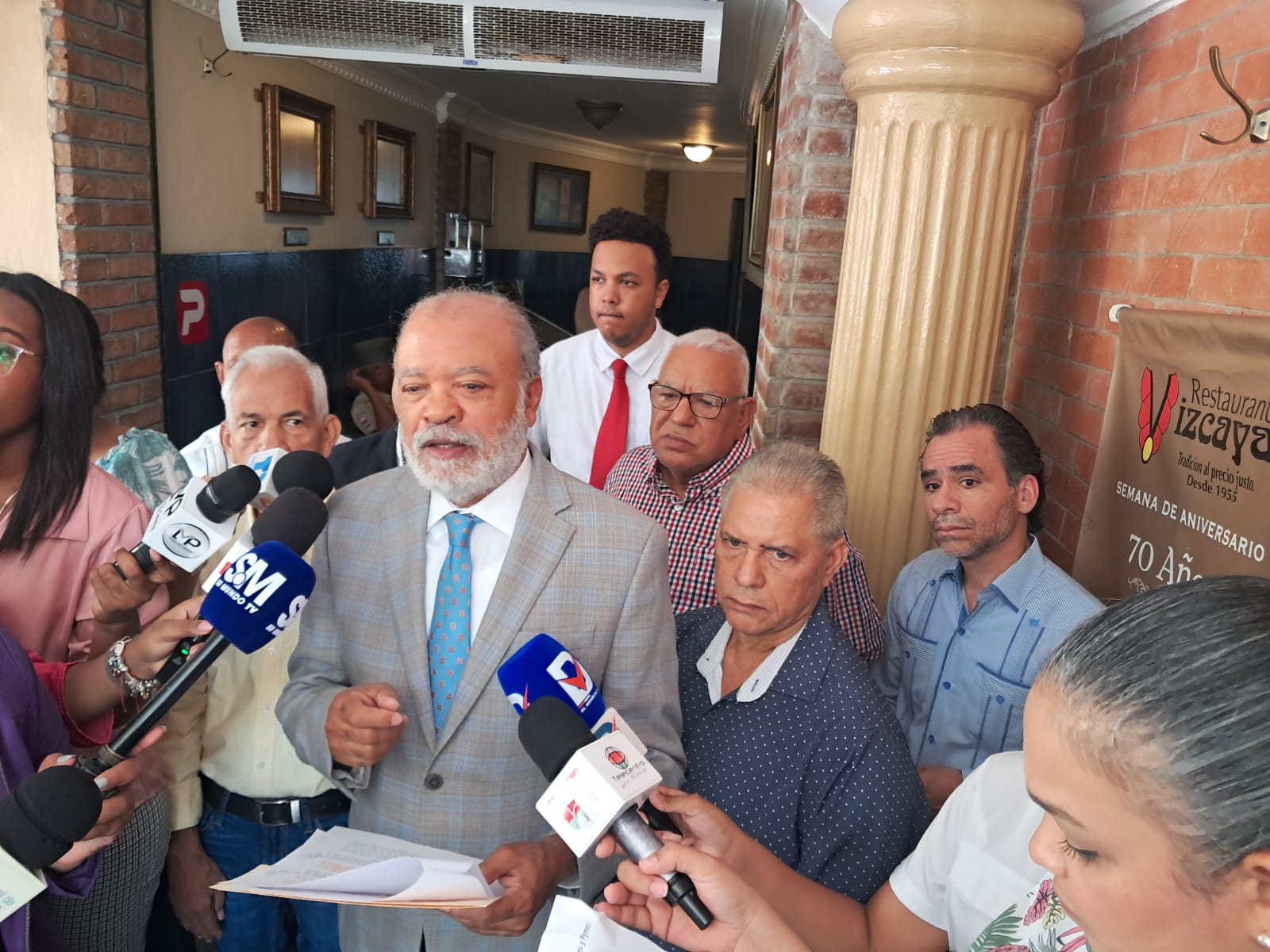 Presidente de la Confederación del Comercio de Provisiones y Mipymes de la República Dominicana (Confecomercio), Gilberto Luna.
