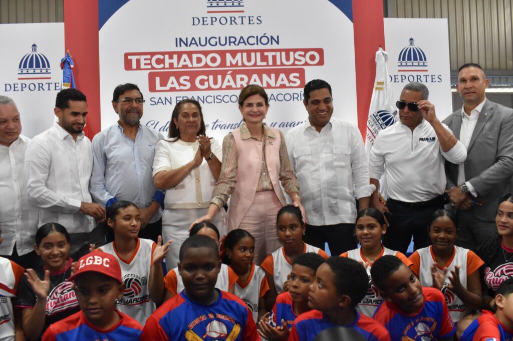 Vicepresidenta y ministro de Deportes entregaron el Techado Multiusos en Las Guáranas | 2 | Vicepresidenta y ministro de Deportes entregaron el Techado Multiusos en Las Guáranas - Noticias de hoy en República Dominicana | De Último Minuto