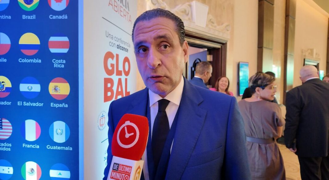 Servio Tulio Castaños