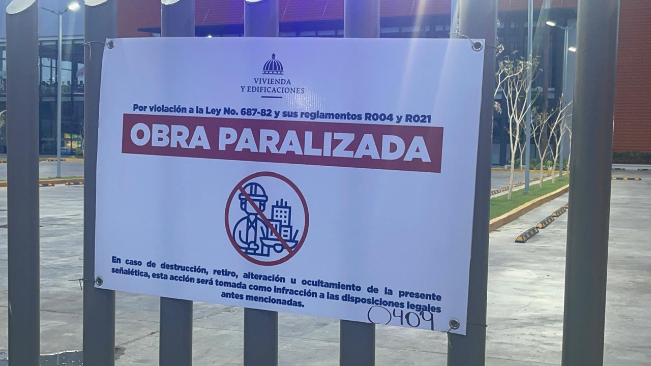 Clausuran establecimiento comercial de capital chino Decoplax en Santiago