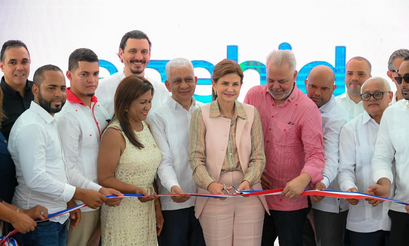 Raquel Peña y Ricardo de los Santos entregan importantes obras en Sánchez Ramírez