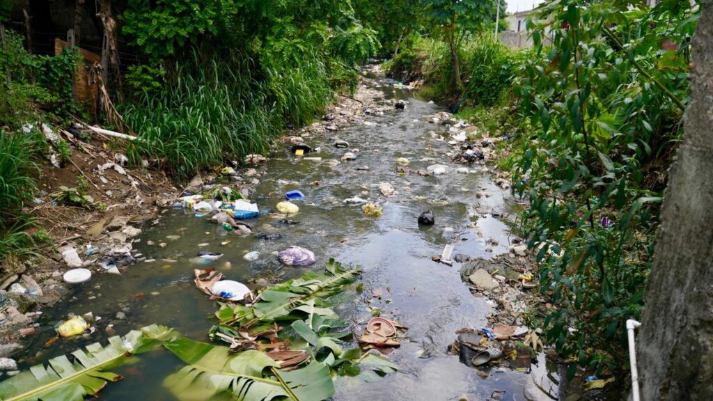 Cañada en La Compuerta de Los Alcarrizos: cinco años siendo foco de contaminación | 2 | Cañada en La Compuerta de Los Alcarrizos: cinco años siendo foco de contaminación - Noticias de hoy en República Dominicana | De Último Minuto
