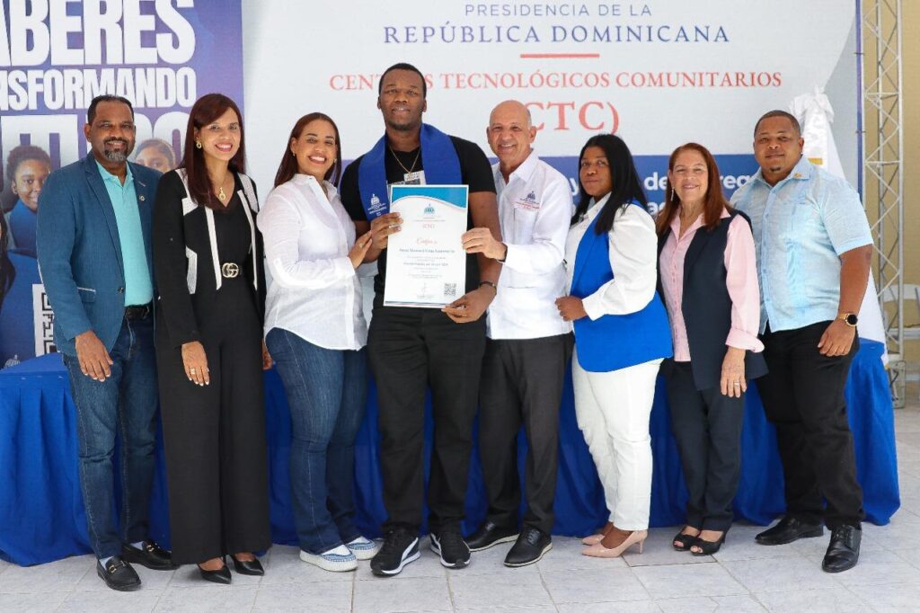 Centros Tecnológicos Comunitarios impulsan la formación digital de 150 jóvenes en SDN | 5 | Centros Tecnológicos Comunitarios impulsan la formación digital de 150 jóvenes en SDN - Noticias de hoy en República Dominicana | De Último Minuto
