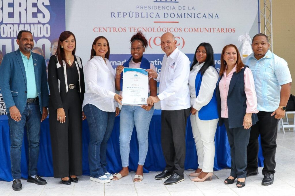 Centros Tecnológicos Comunitarios impulsan la formación digital de 150 jóvenes en SDN | 6 | Centros Tecnológicos Comunitarios impulsan la formación digital de 150 jóvenes en SDN - Noticias de hoy en República Dominicana | De Último Minuto