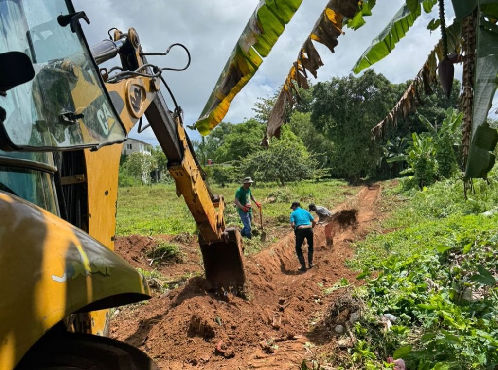 Alcaldía de Las Galeras ejecuta amplios operativos de limpieza en distintas comunidades