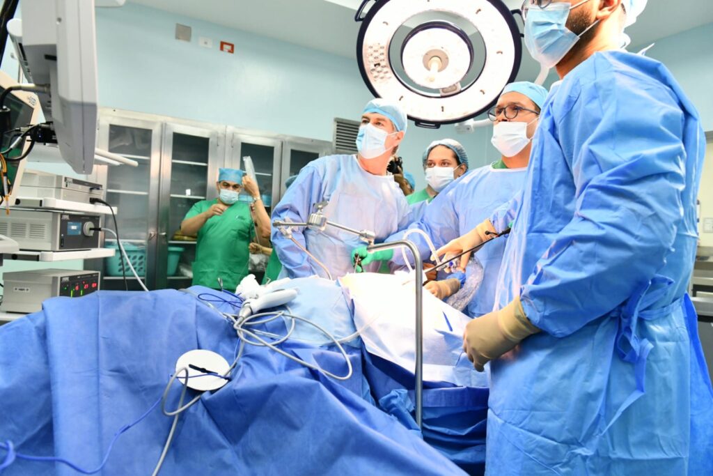 HOMS realiza la 1era cirugía bariátrica magnética en el Caribe y Centroamérica para el tratamiento de obesidad y diabetes tipo 2 - Noticias de hoy en República Dominicana | De Último Minuto