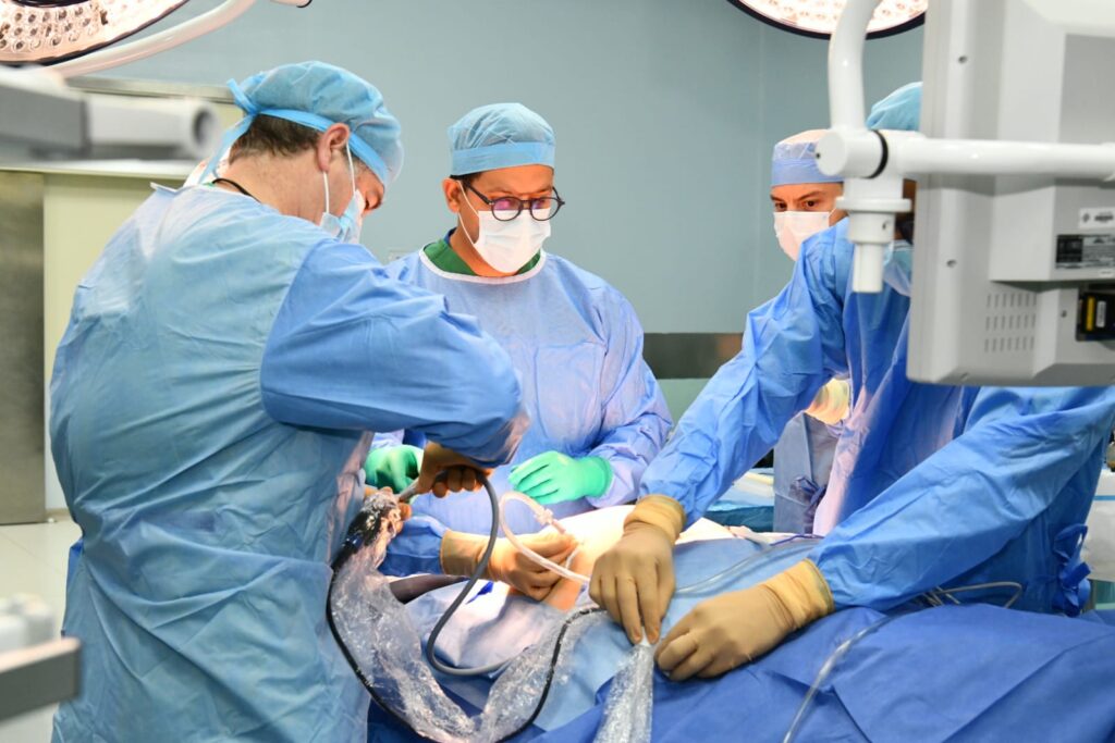 HOMS realiza la 1era cirugía bariátrica magnética en el Caribe y Centroamérica para el tratamiento de obesidad y diabetes tipo 2 - Noticias de hoy en República Dominicana | De Último Minuto