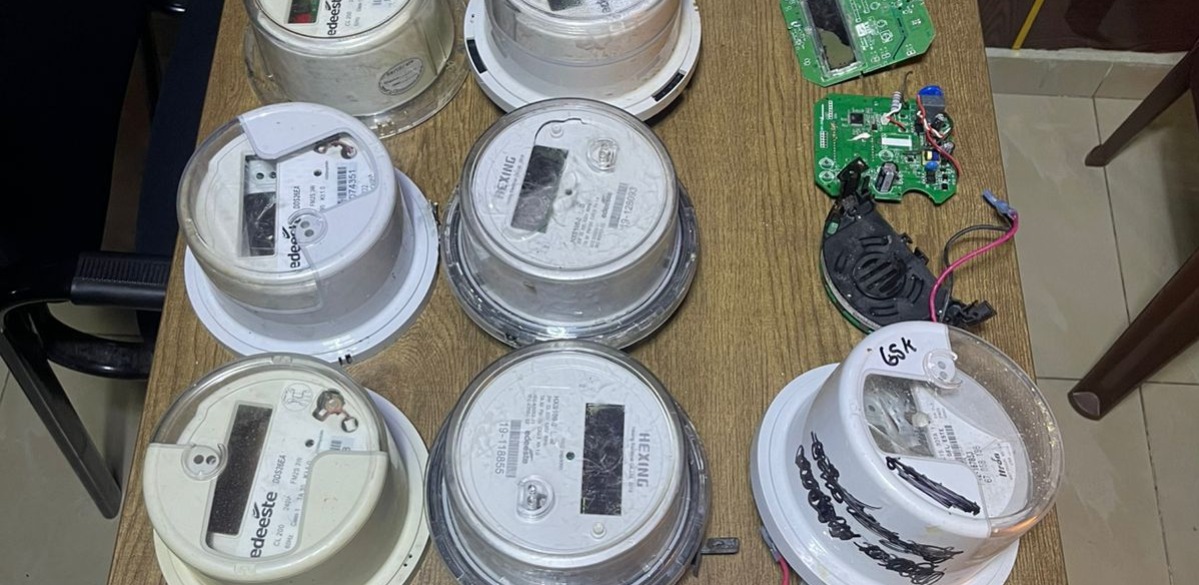 PN apresa en flagrante delito a “Machetico” por robo de 15 medidores eléctricos en Cansino