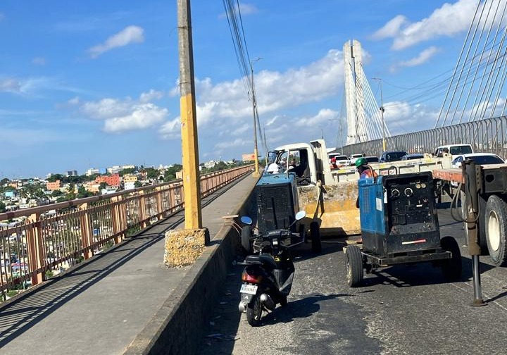 Cierre en tramo de Puente de la 17 provoca tapones este domingo