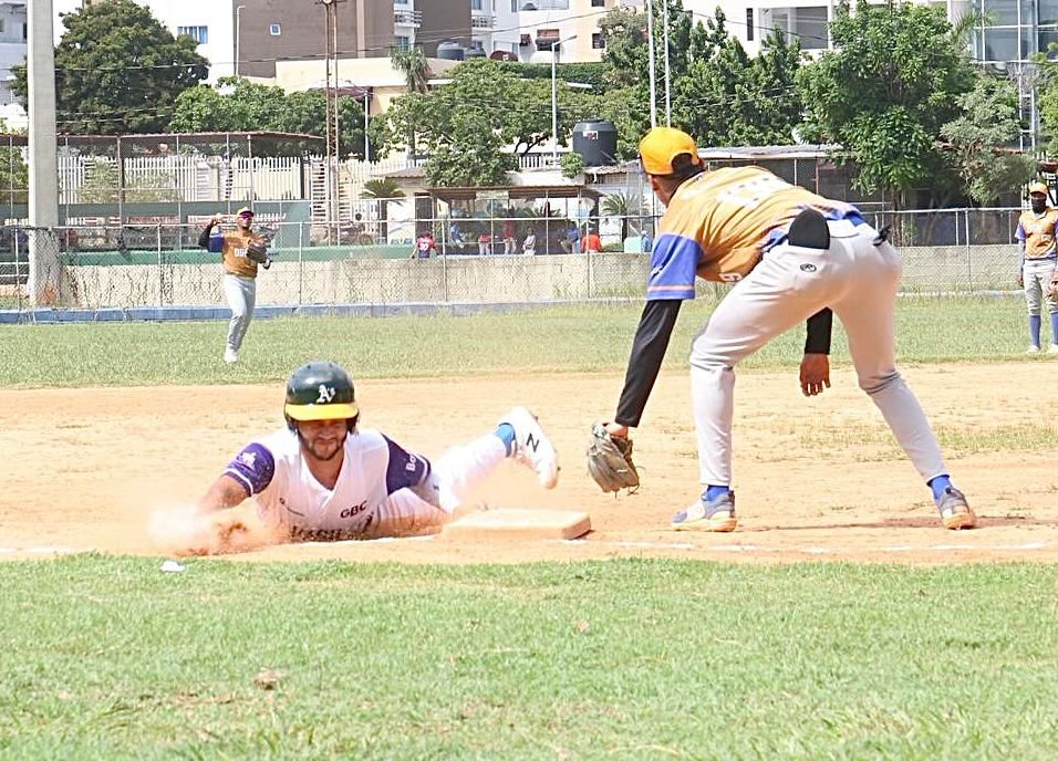 Pucmm domina jornada torneo de Béisbol Universitario | 3 | Pucmm domina jornada torneo de Béisbol Universitario - Noticias de hoy en República Dominicana | De Último Minuto