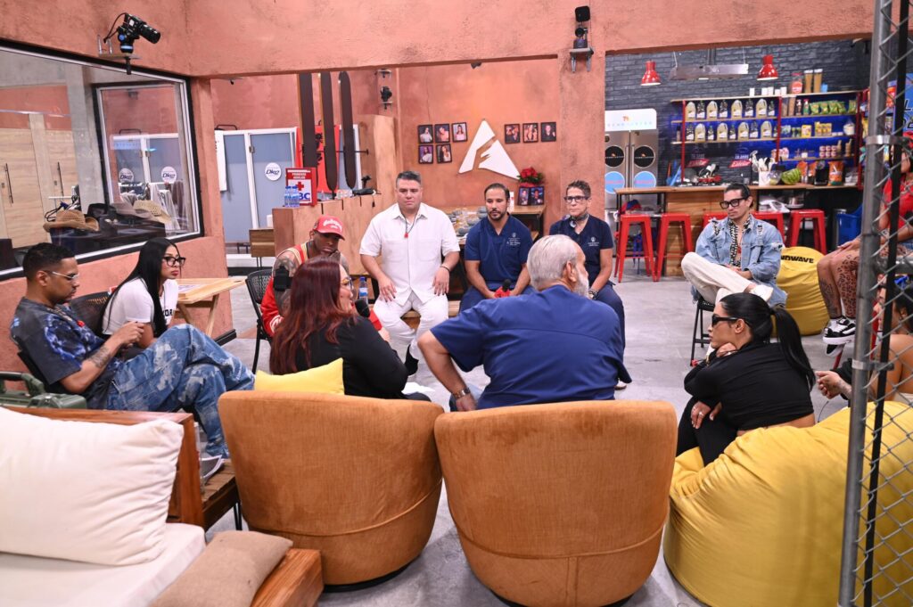 Equipo psicológico interviene a los participantes de La Casa de Alofoke | 2 | Equipo psicológico interviene a los participantes de La Casa de Alofoke - Noticias de hoy en República Dominicana | De Último Minuto