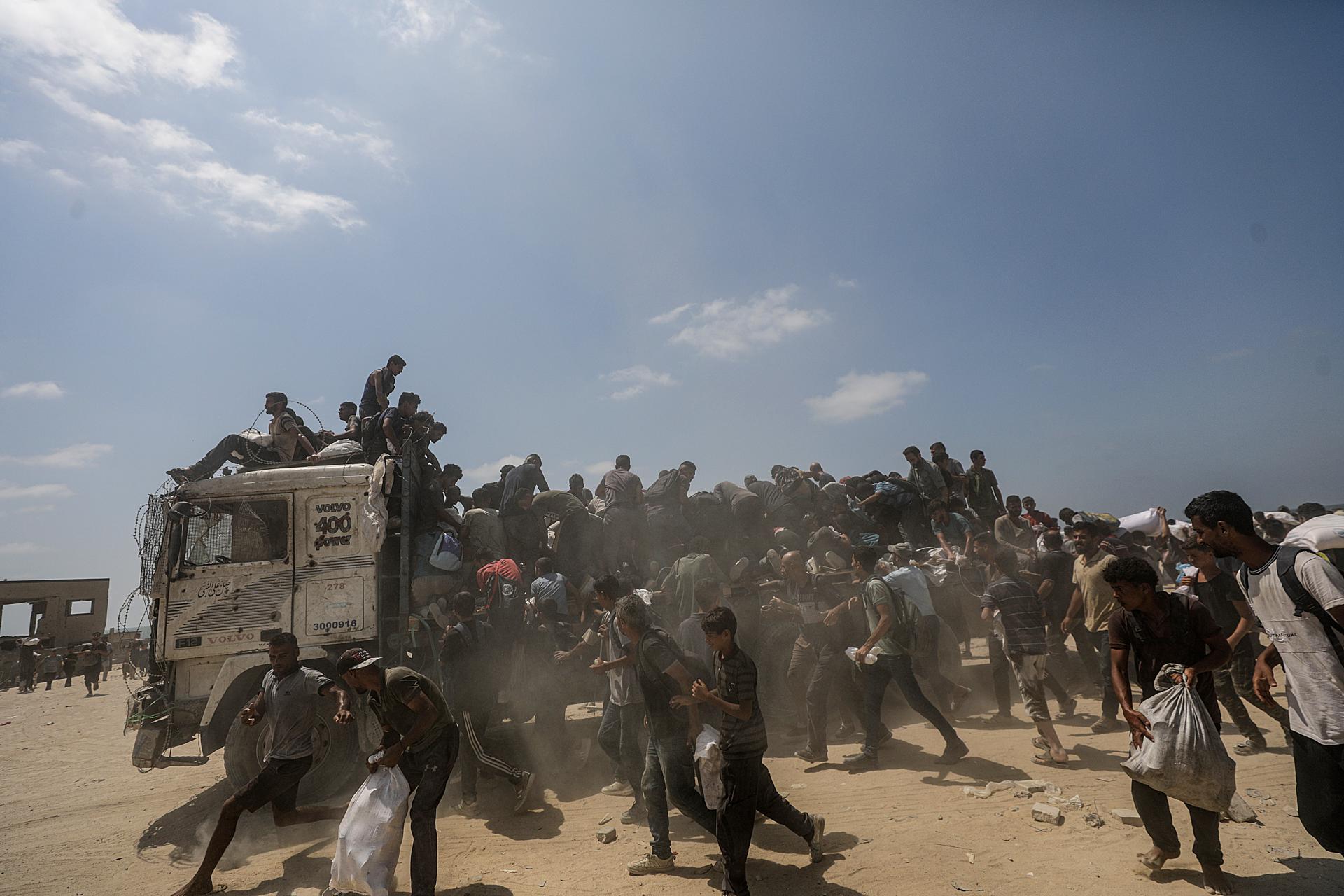 Israel: en última semana ingresaron 270 camiones al día en Gaza, frente a 600 necesarios