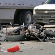 Motociclista mata a anciano mientras “calibraba” en Santiago Oeste