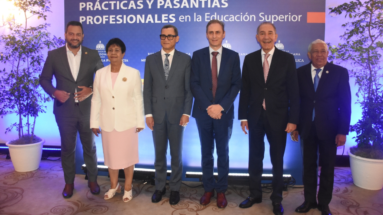 MESCyT establece normativa nacional para prácticas y pasantías universitarias