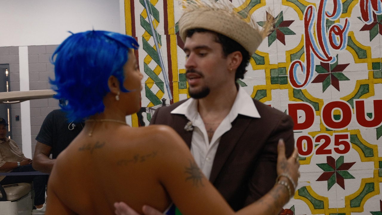 Tokischa sorprende en la residencia de Bad Bunny con look sensual y futurista revelando un nuevo ciclo creativo en su carrera