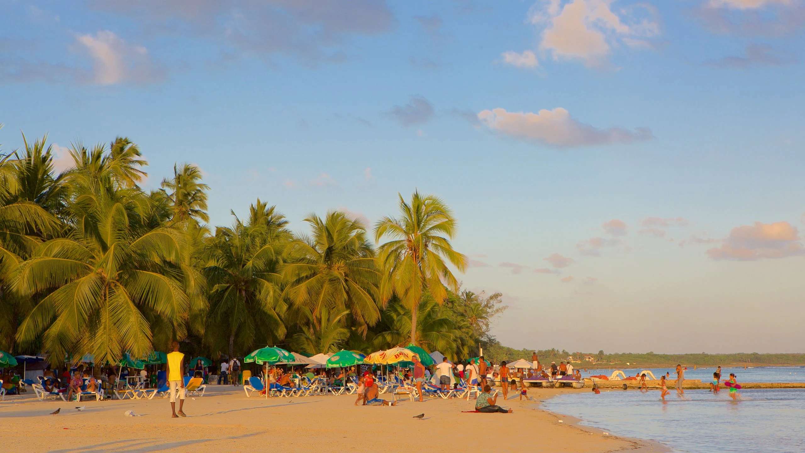 Comerciantes respaldan plan de remozamiento en Boca Chica - Noticias de hoy en República Dominicana | De Último Minuto
