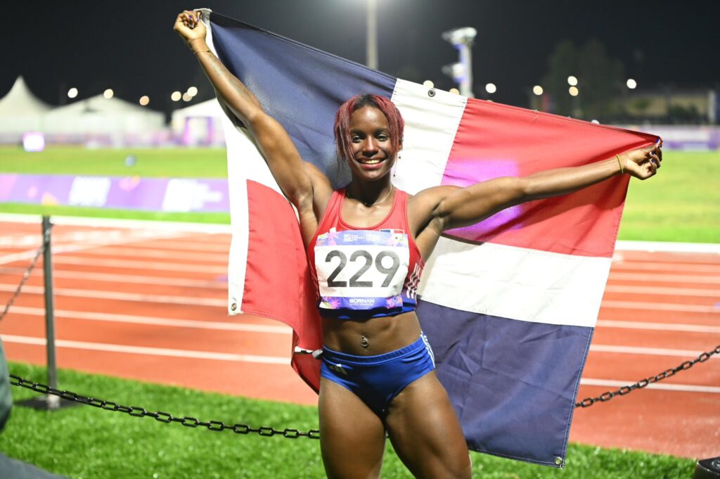 Liranyi Alonso arranca con explosión y avanza a semifinales en el Mundial de Atletismo