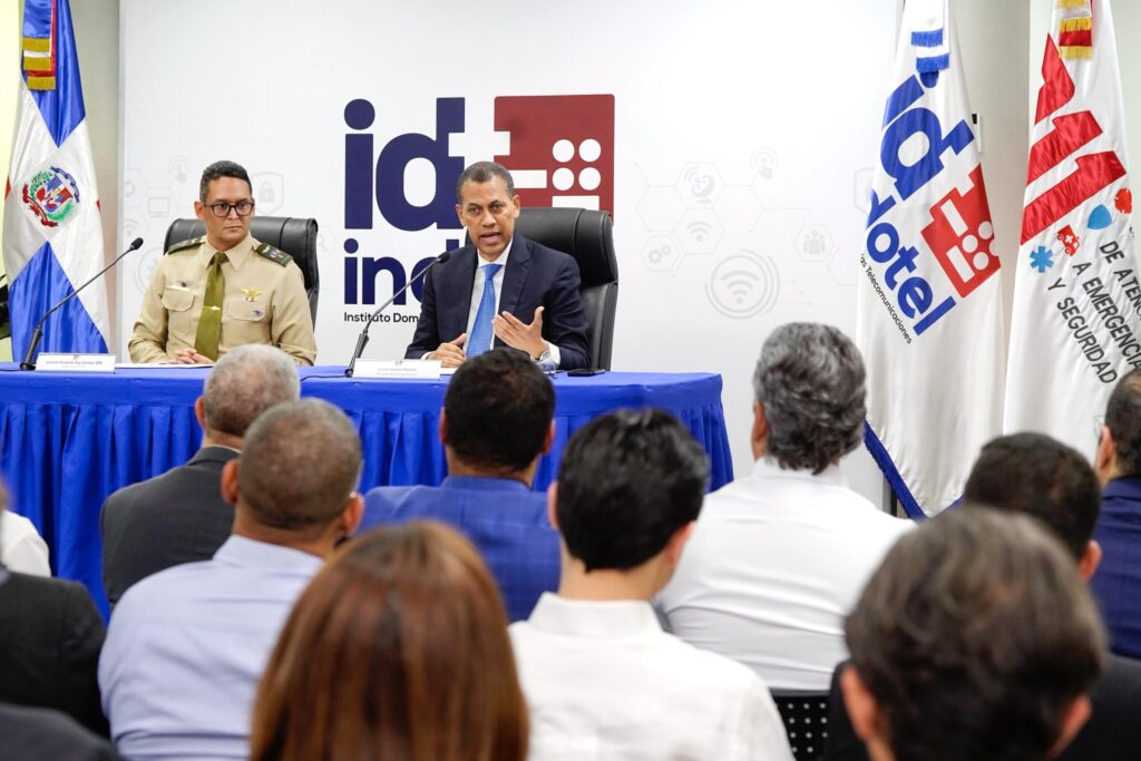 INDOTEL y 911 firman acuerdo para implementar Sistema Nacional de Alerta a un costo superior a US$900 mil | 4 | INDOTEL y 911 firman acuerdo para implementar Sistema Nacional de Alerta a un costo superior a US$900 mil - Noticias de hoy en República Dominicana | De Último Minuto