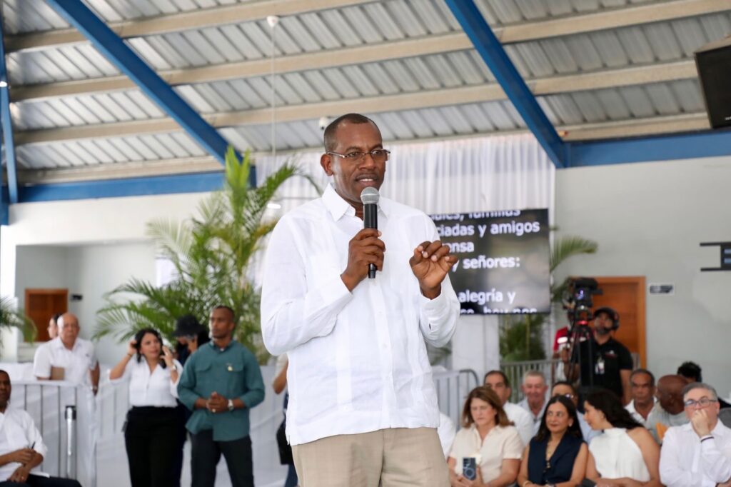 Abinader lanza programa de titulación que impactará a más de 25,000 personas en Puerto Plata | 2 | Abinader lanza programa de titulación que impactará a más de 25,000 personas en Puerto Plata - Noticias de hoy en República Dominicana | De Último Minuto
