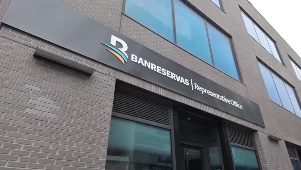 Dominicanos destacan importancia de sucursal Banreserva en NY piden a otras instituciones hacer lo mismo