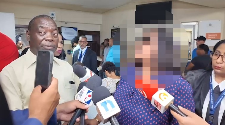 Entre lágrimas, mujer haitiana relata momento en que fue violada por policías
