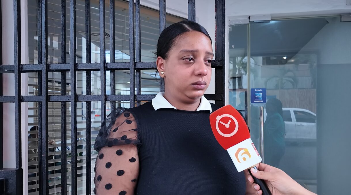 Madre denuncia falta de información sobre estado de salud de su bebé en el Centro Plaza de la Salud
