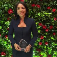 Kalys Bautista, CEO de Kaba Consulting, recibe el galardón Mujer Negocios BHD