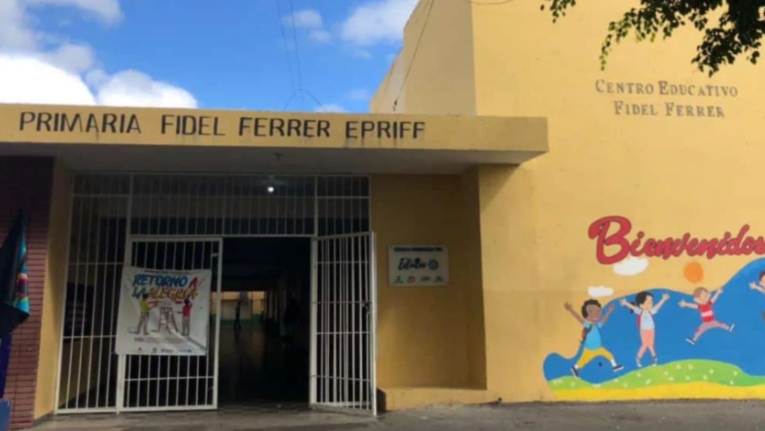 Adolescente lucha por su vida luego de ser apuñalado a la salida de la Escuela por cuatro jovenes - Noticias de hoy en República Dominicana | De Último Minuto
