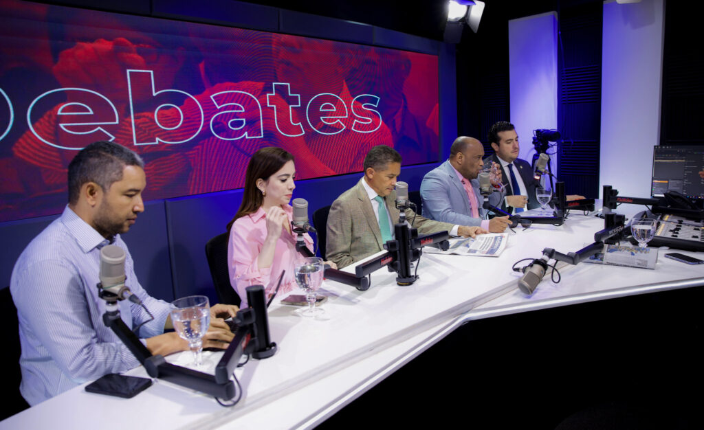 Diputado Eugenio Cedeño afirma que críticas por opiniones en contra de la mujer "le resbalan" | 2 | Diputado Eugenio Cedeño afirma que críticas por opiniones en contra de la mujer "le resbalan" - Noticias de hoy en República Dominicana | De Último Minuto