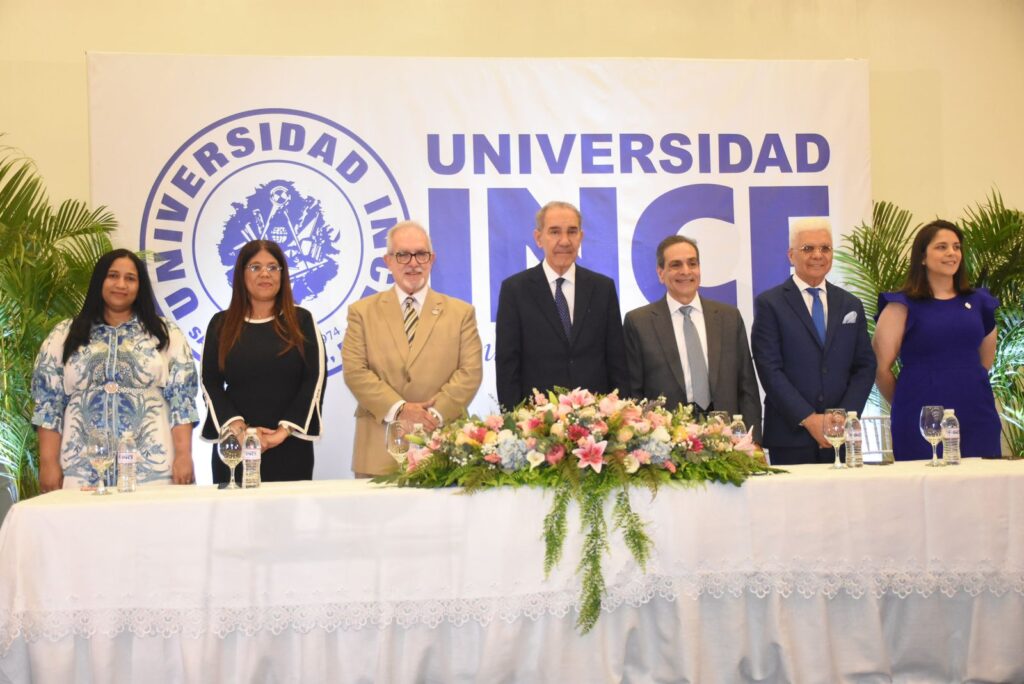 MESCyT entrega 27 becas nacionales para estudiantes en la Universidad INCE - Noticias de hoy en República Dominicana | De Último Minuto