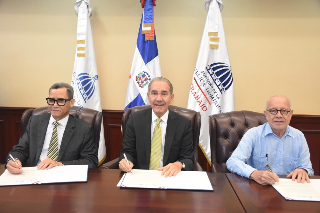 MESCyT, Trabajo y Uniromana impulsan educación y empleo en la región Este con nuevo convenio | 3 | MESCyT, Trabajo y Uniromana impulsan educación y empleo en la región Este con nuevo convenio - Noticias de hoy en República Dominicana | De Último Minuto