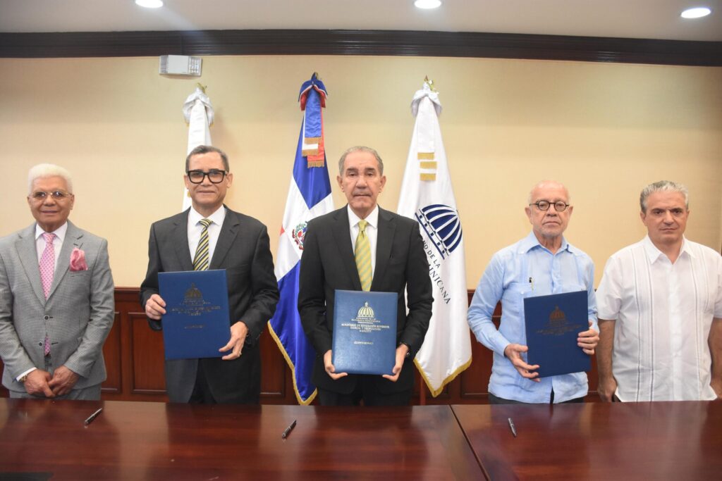 MESCyT, Trabajo y Uniromana impulsan educación y empleo en la región Este con nuevo convenio | 2 | MESCyT, Trabajo y Uniromana impulsan educación y empleo en la región Este con nuevo convenio - Noticias de hoy en República Dominicana | De Último Minuto