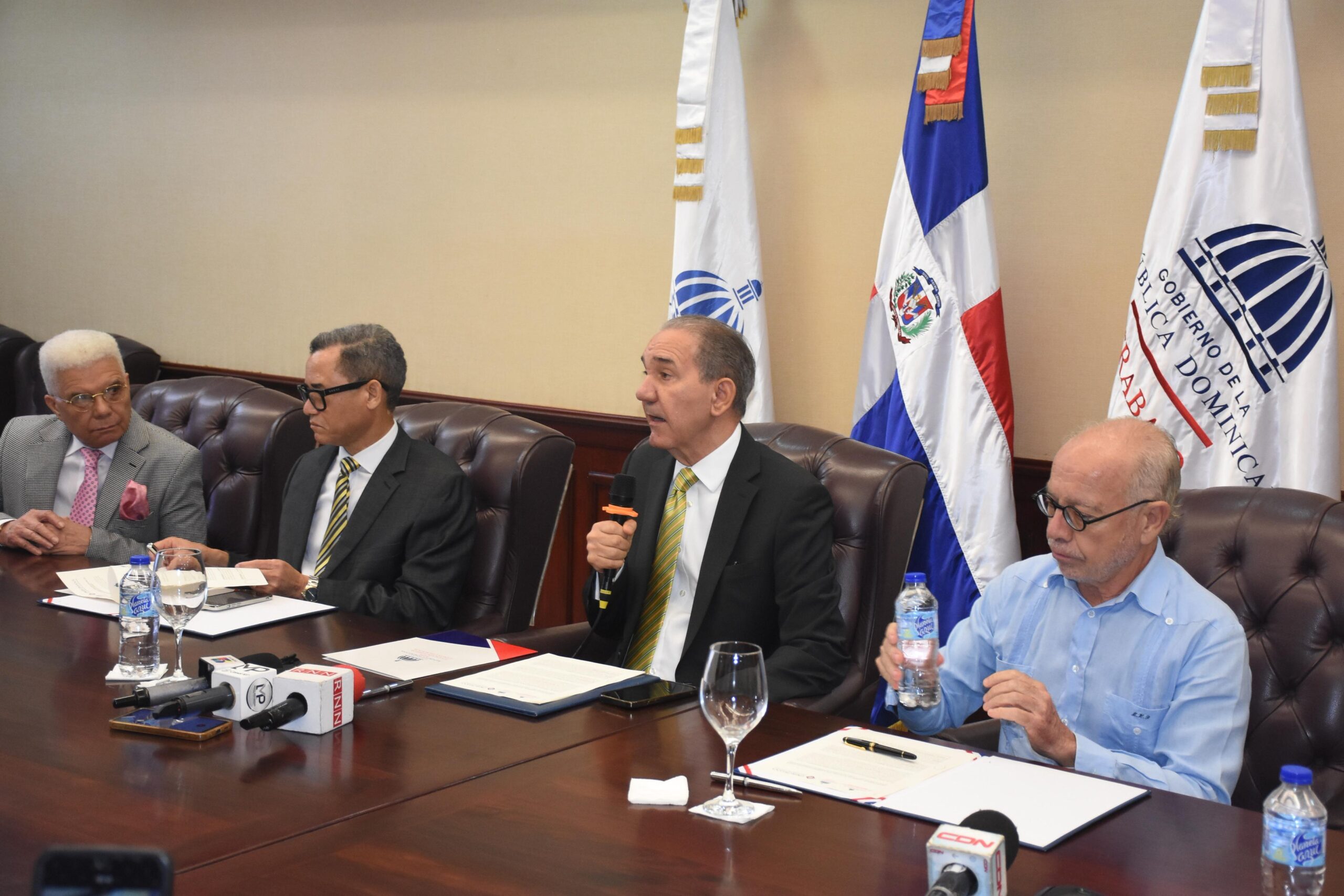 MESCyT, Trabajo y Uniromana impulsan educación y empleo en la región Este con nuevo convenio