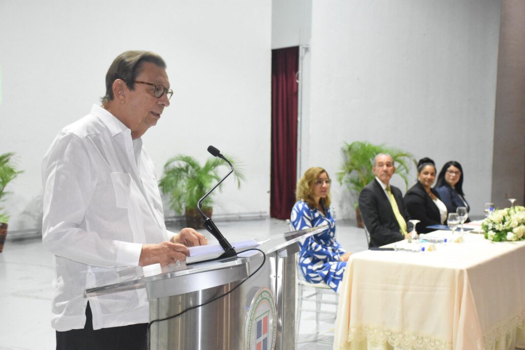 MESCyT otorga 208 becas nacionales a estudiantes de la UNPHU | 4 | MESCyT otorga 208 becas nacionales a estudiantes de la UNPHU - Noticias de hoy en República Dominicana | De Último Minuto