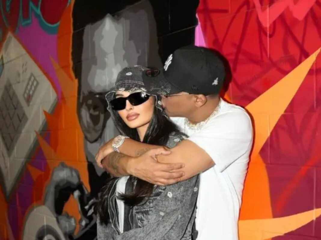 ¡Cartera y bizcocho! Santiago Matías cuenta cómo le celebró el cumpleaños a su pareja Chary