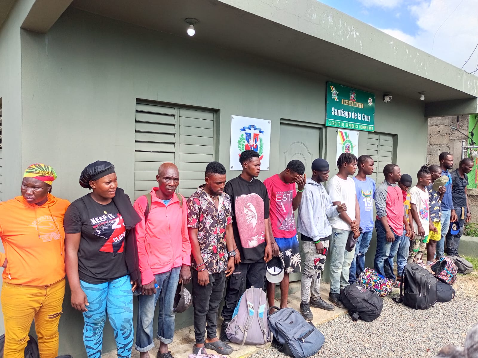 Ejército detiene 36 haitianos en diferentes operativos de interdicción en la Línea Noroeste - Noticias de hoy en República Dominicana | De Último Minuto