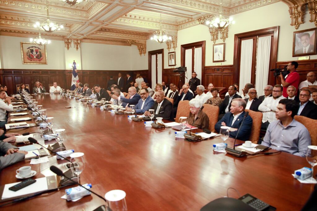 Gobierno celebra Consejo de Ministros y presenta avances en transparencia e infraestructura | 3 | Gobierno celebra Consejo de Ministros y presenta avances en transparencia e infraestructura - Noticias de hoy en República Dominicana | De Último Minuto
