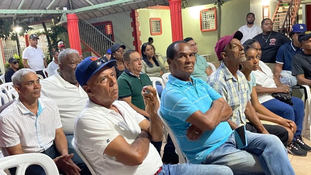 encuentro con dirigentes y comunicadores